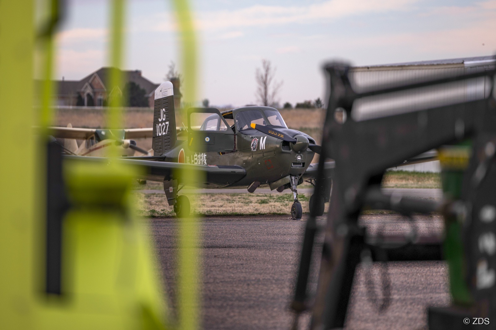 Aircraft on final approach at 18V